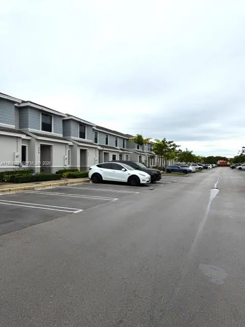 470 NE 12th St, Florida City FL 33034