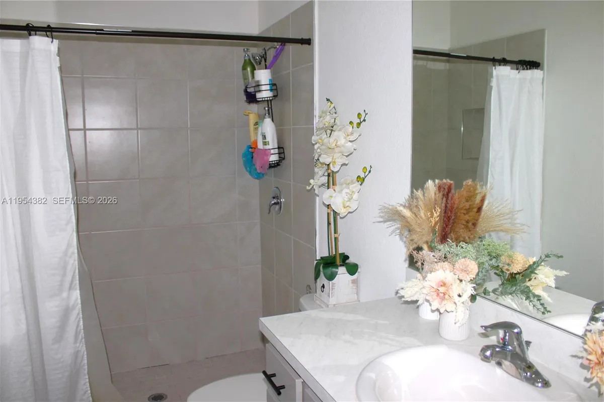 470 NE 12th St, Florida City FL 33034