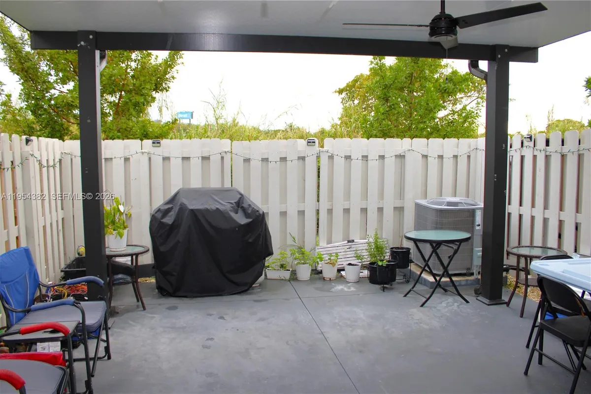 470 NE 12th St, Florida City FL 33034