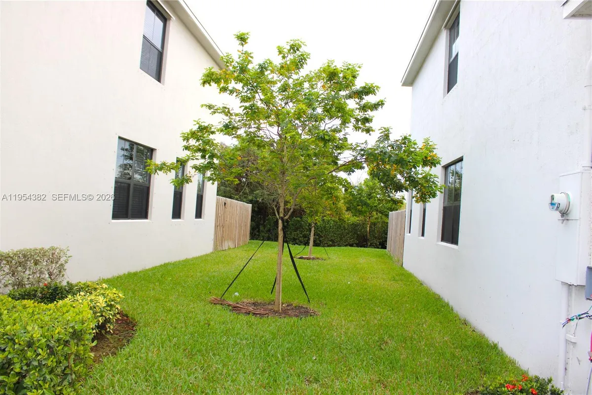 470 NE 12th St, Florida City FL 33034