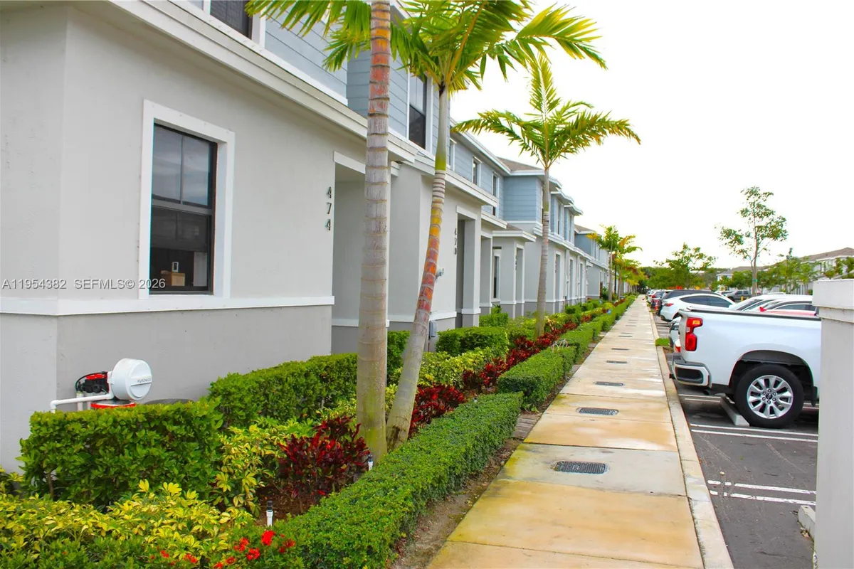 470 NE 12th St, Florida City FL 33034