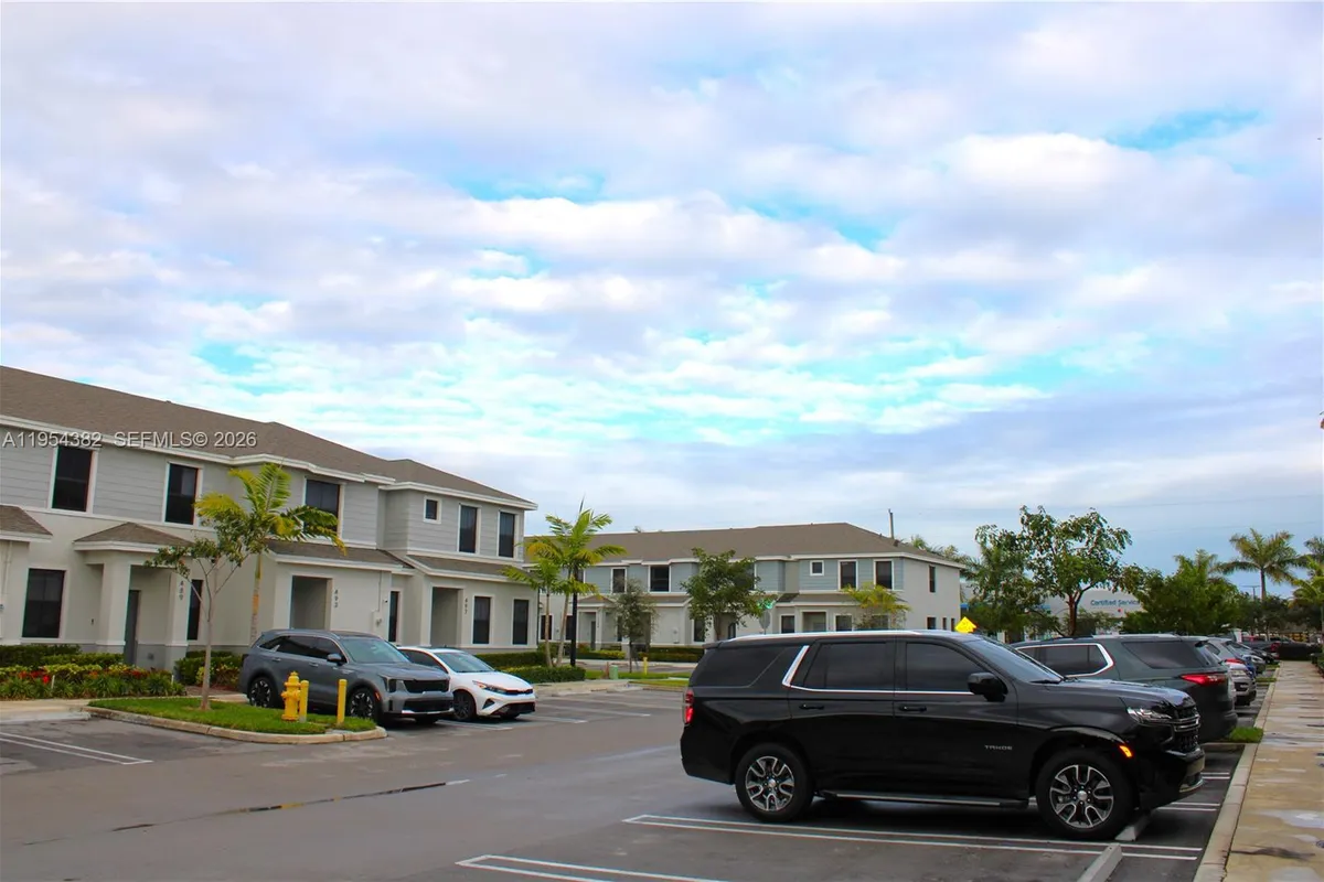 470 NE 12th St, Florida City FL 33034