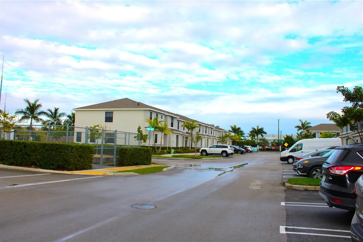 470 NE 12th St, Florida City FL 33034