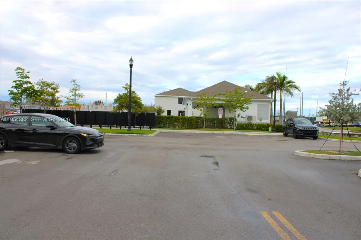 470 NE 12th St, Florida City FL 33034