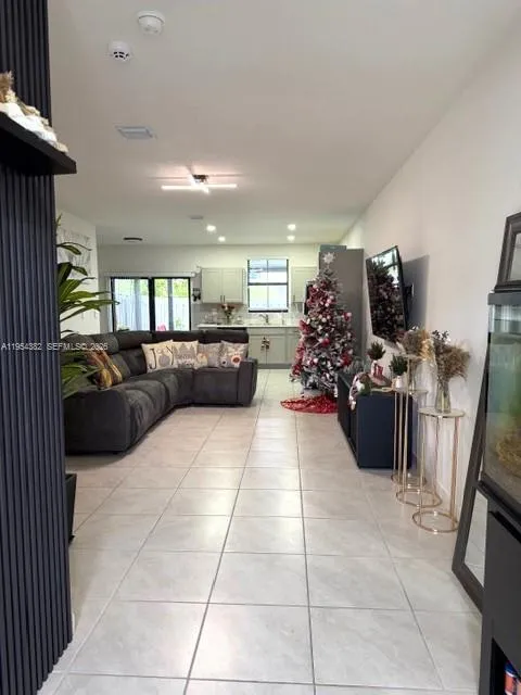 470 NE 12th St, Florida City FL 33034