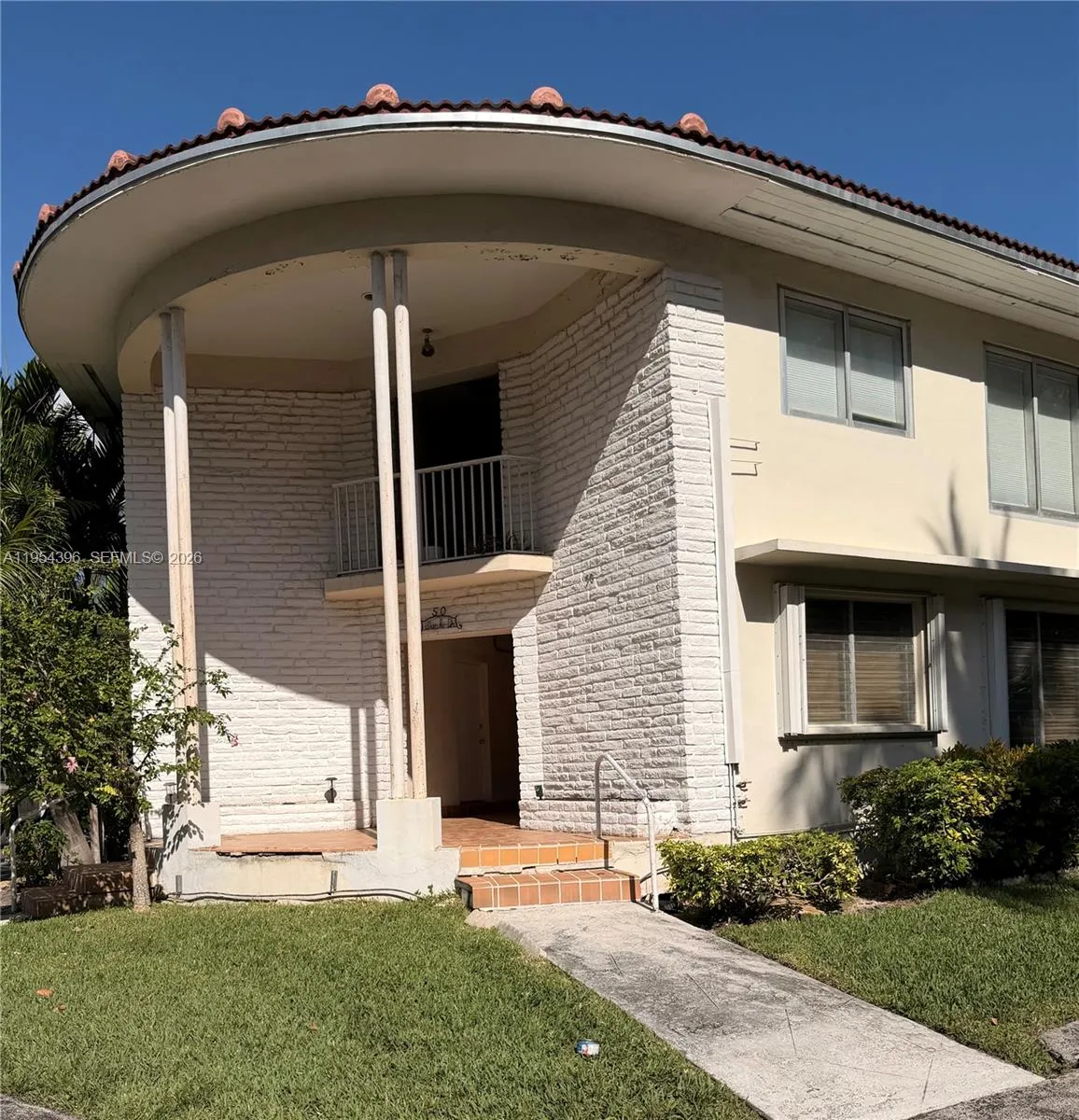 1 bedroom 1 bath for rent at 50 Park Dr # 3, Bal Harbour FL 33154