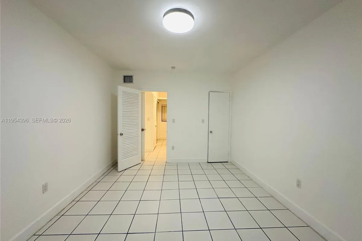 50 Park Dr # 3, Bal Harbour FL 33154