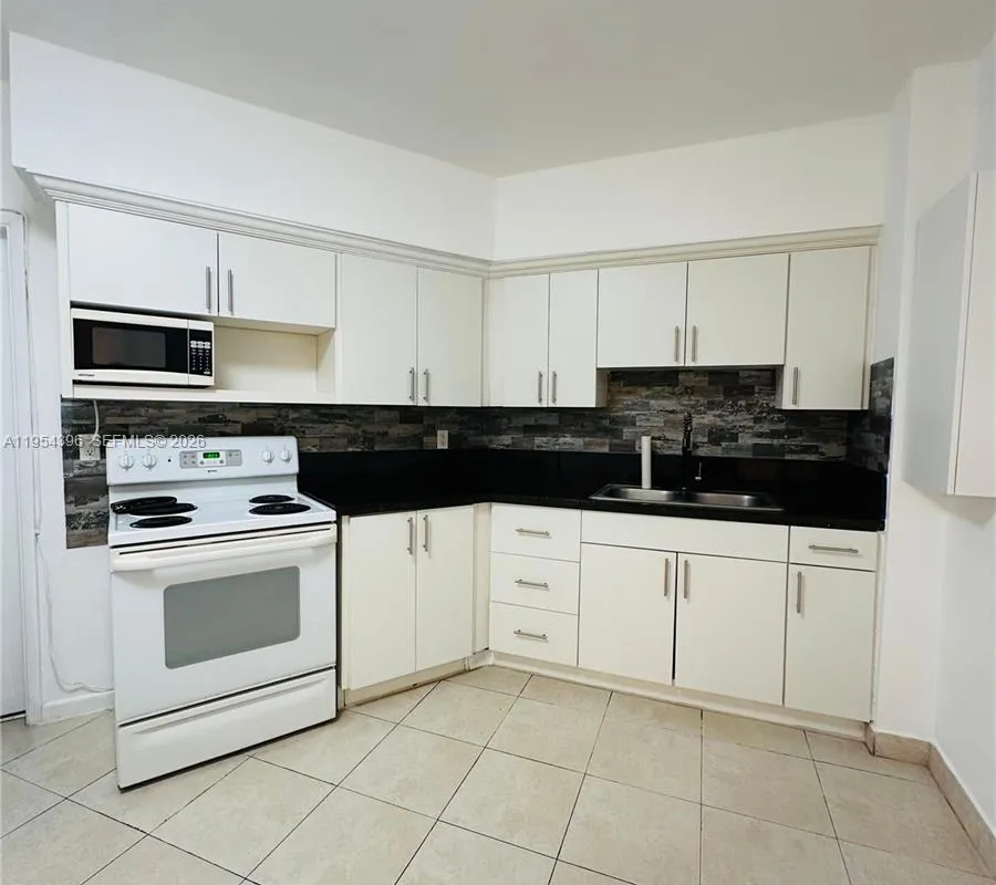 50 Park Dr # 3, Bal Harbour FL 33154