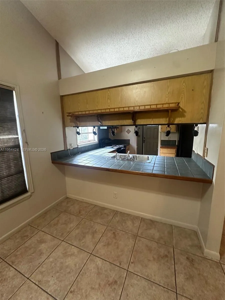 1590 Royal Forest Ct, West Palm Beach FL 33406