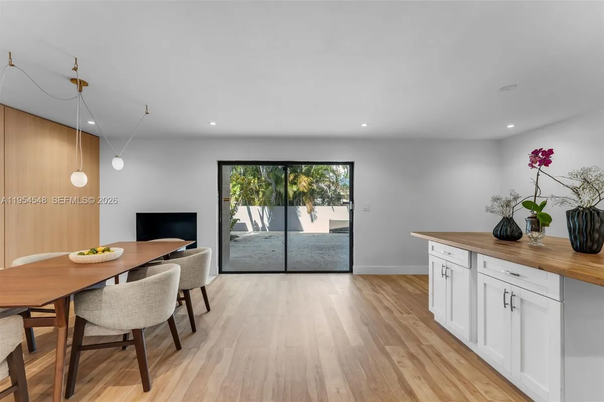 6611 SW 72nd St # 38, South Miami FL 33143