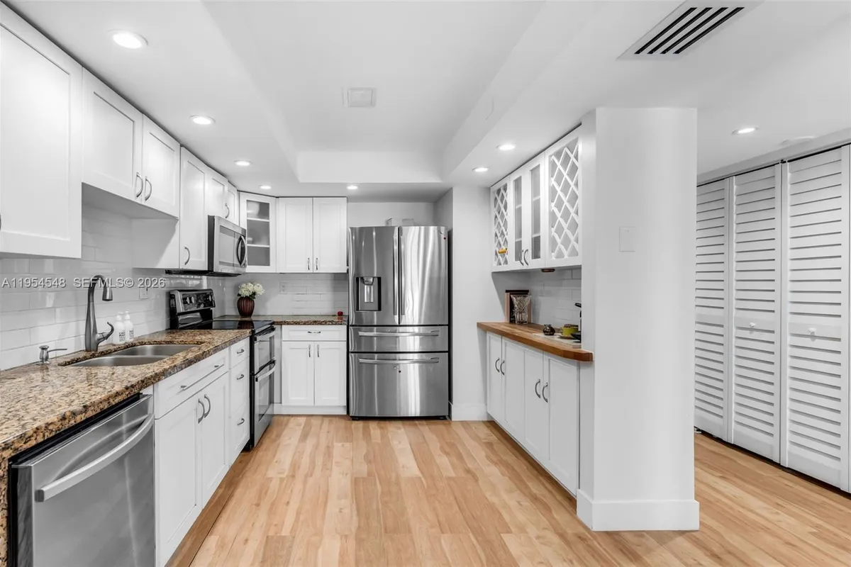 6611 SW 72nd St # 38, South Miami FL 33143