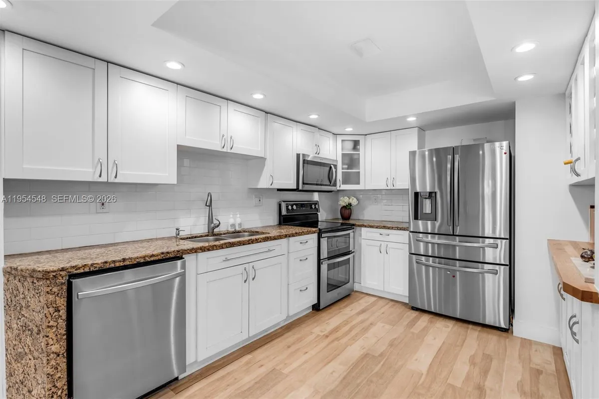 6611 SW 72nd St # 38, South Miami FL 33143