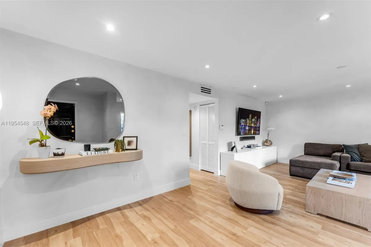 6611 SW 72nd St # 38, South Miami FL 33143