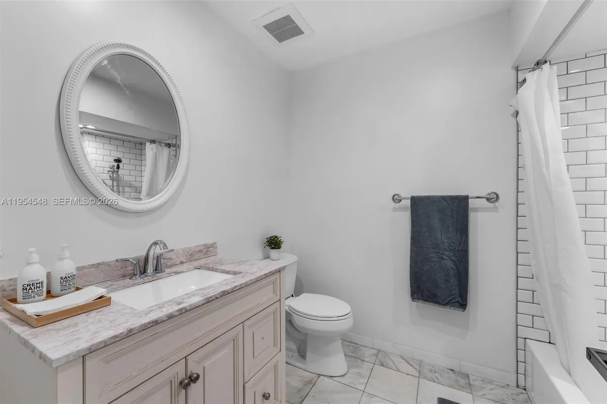 6611 SW 72nd St # 38, South Miami FL 33143