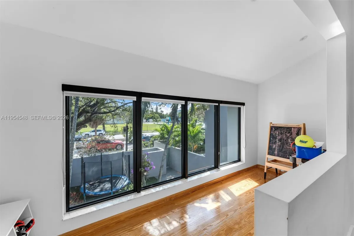 6611 SW 72nd St # 38, South Miami FL 33143