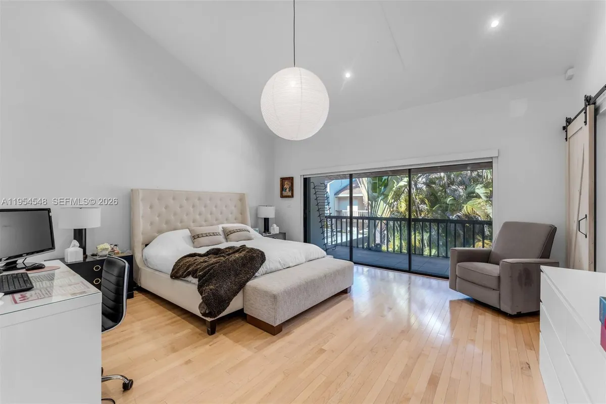 6611 SW 72nd St # 38, South Miami FL 33143