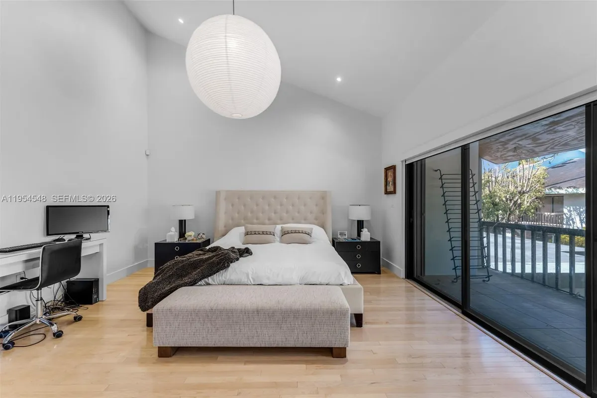 6611 SW 72nd St # 38, South Miami FL 33143