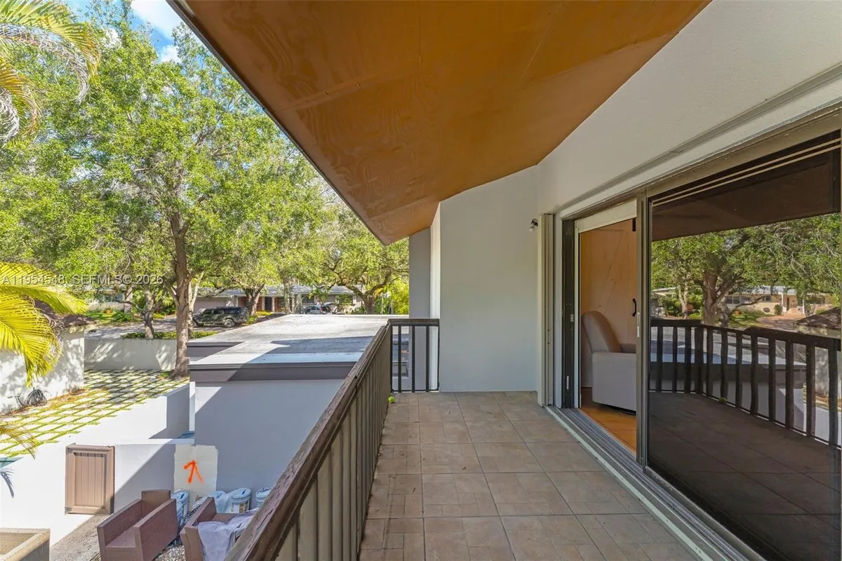 6611 SW 72nd St # 38, South Miami FL 33143