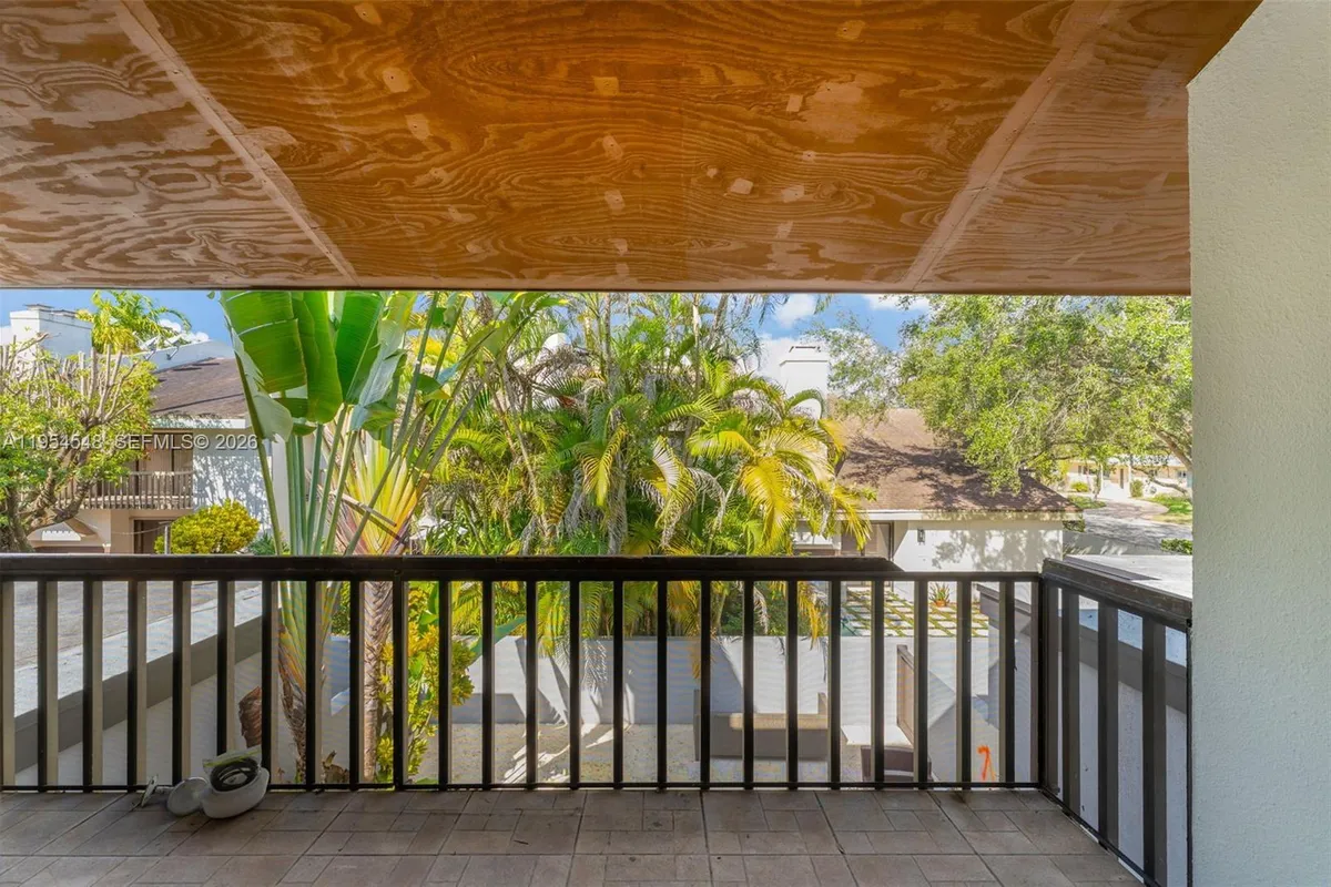 6611 SW 72nd St # 38, South Miami FL 33143