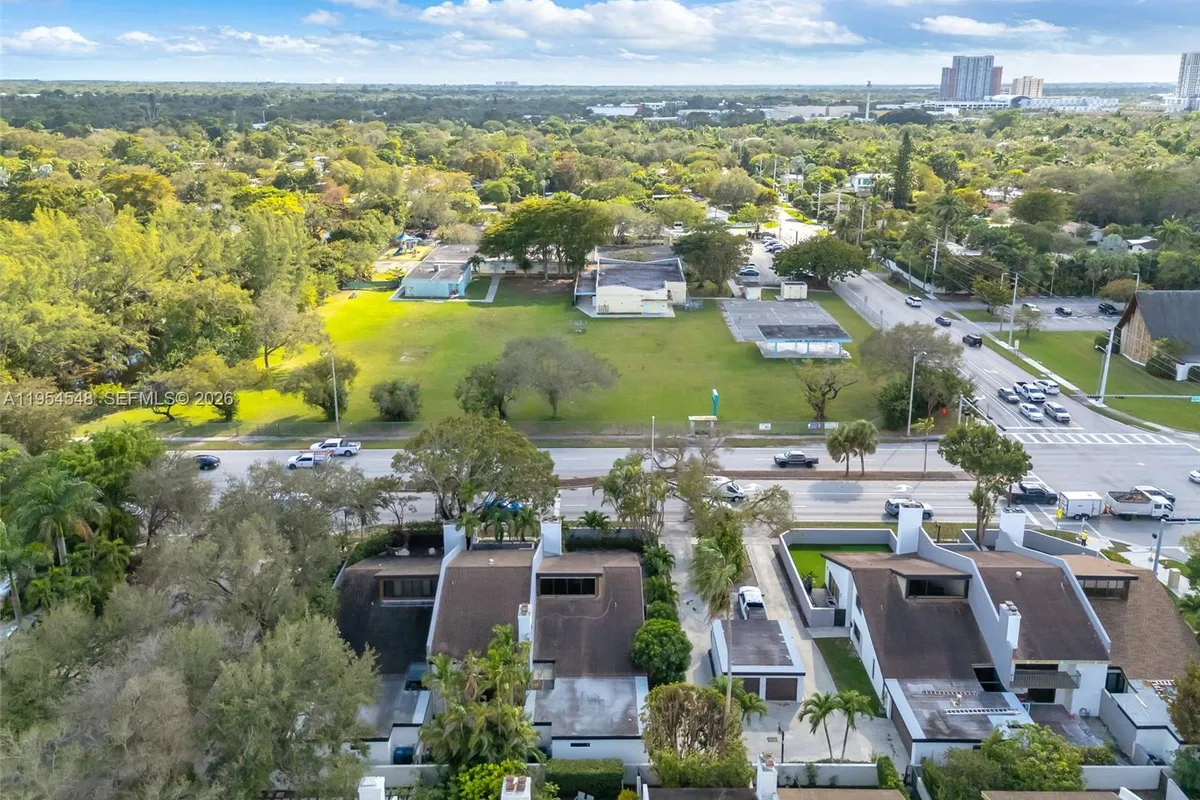 6611 SW 72nd St # 38, South Miami FL 33143