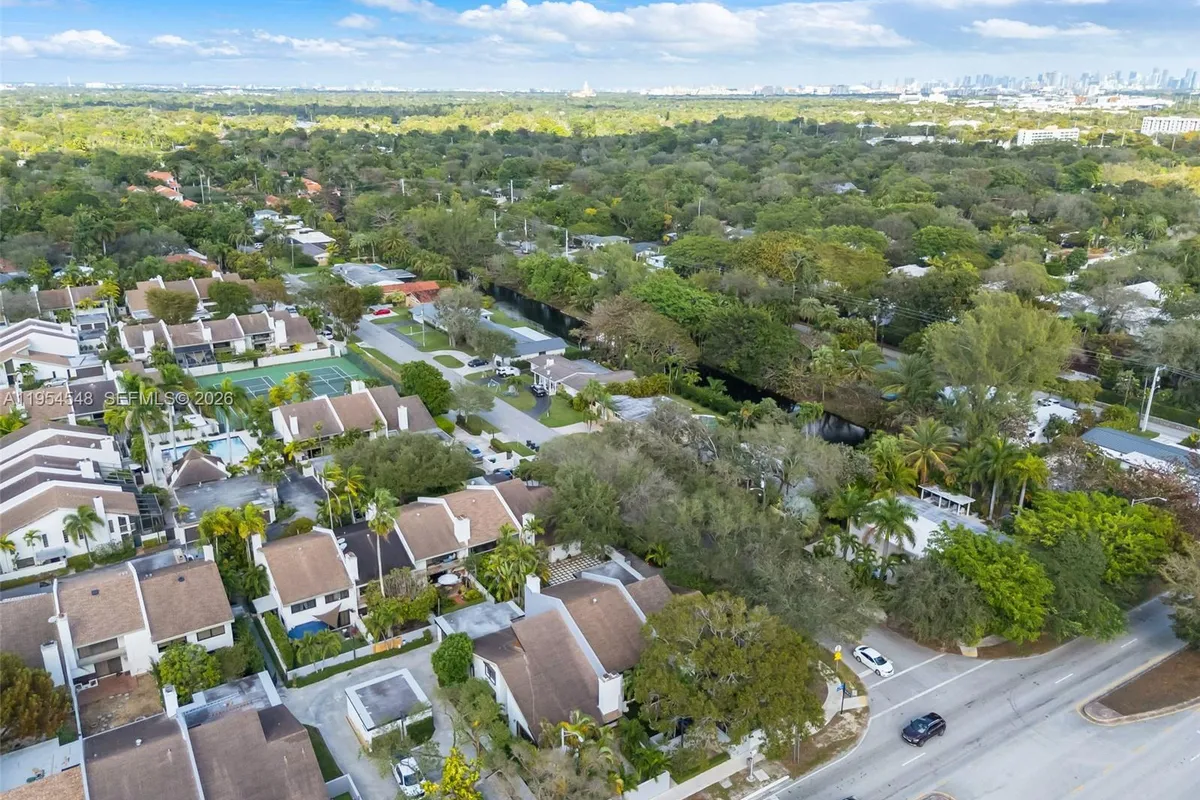 6611 SW 72nd St # 38, South Miami FL 33143