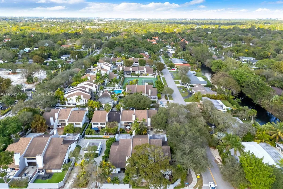 6611 SW 72nd St # 38, South Miami FL 33143