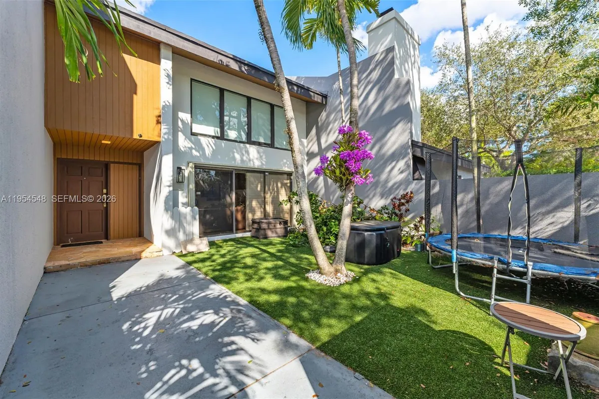 6611 SW 72nd St # 38, South Miami FL 33143