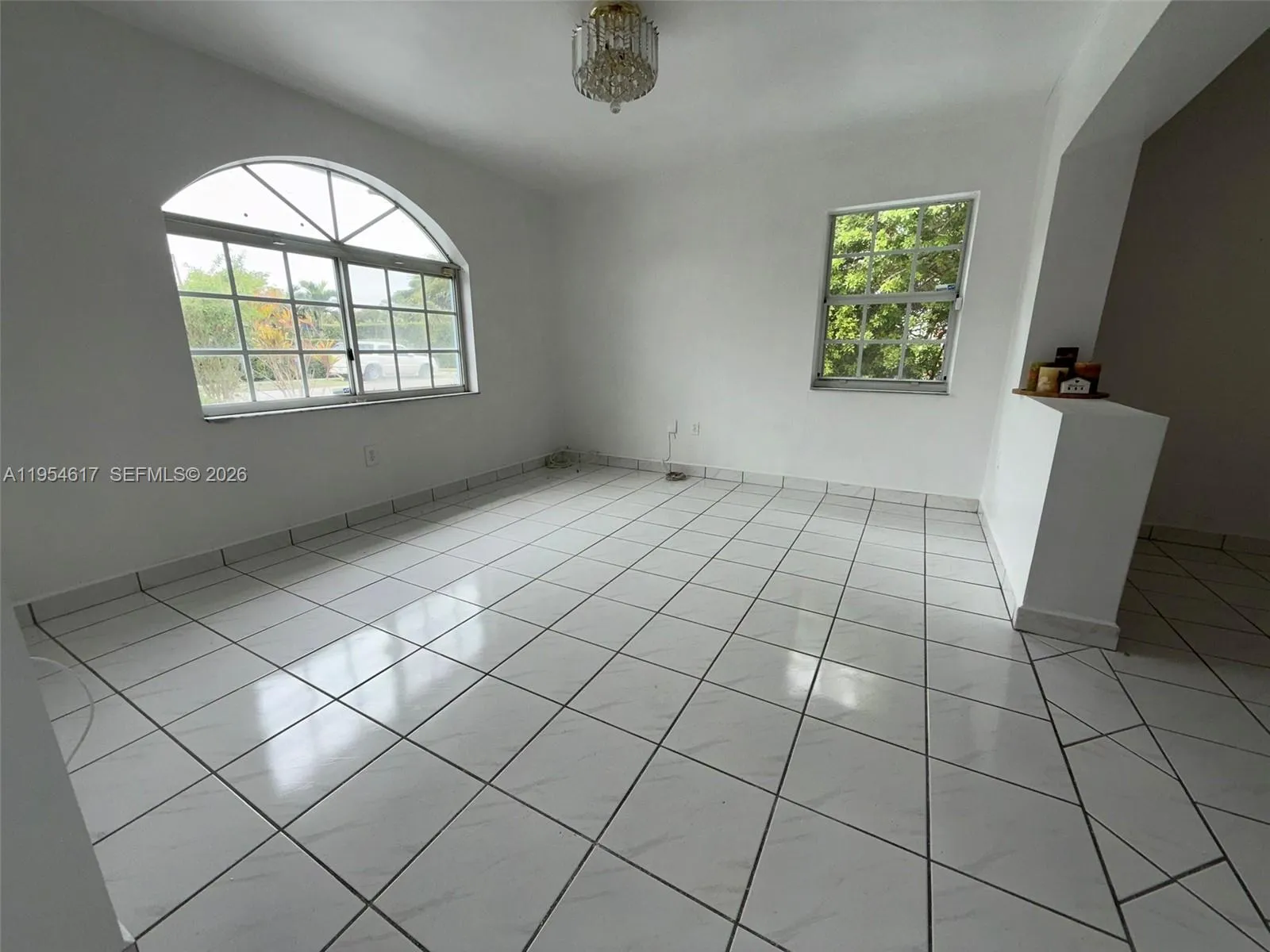 9825 SW 54th St, Miami FL 33165