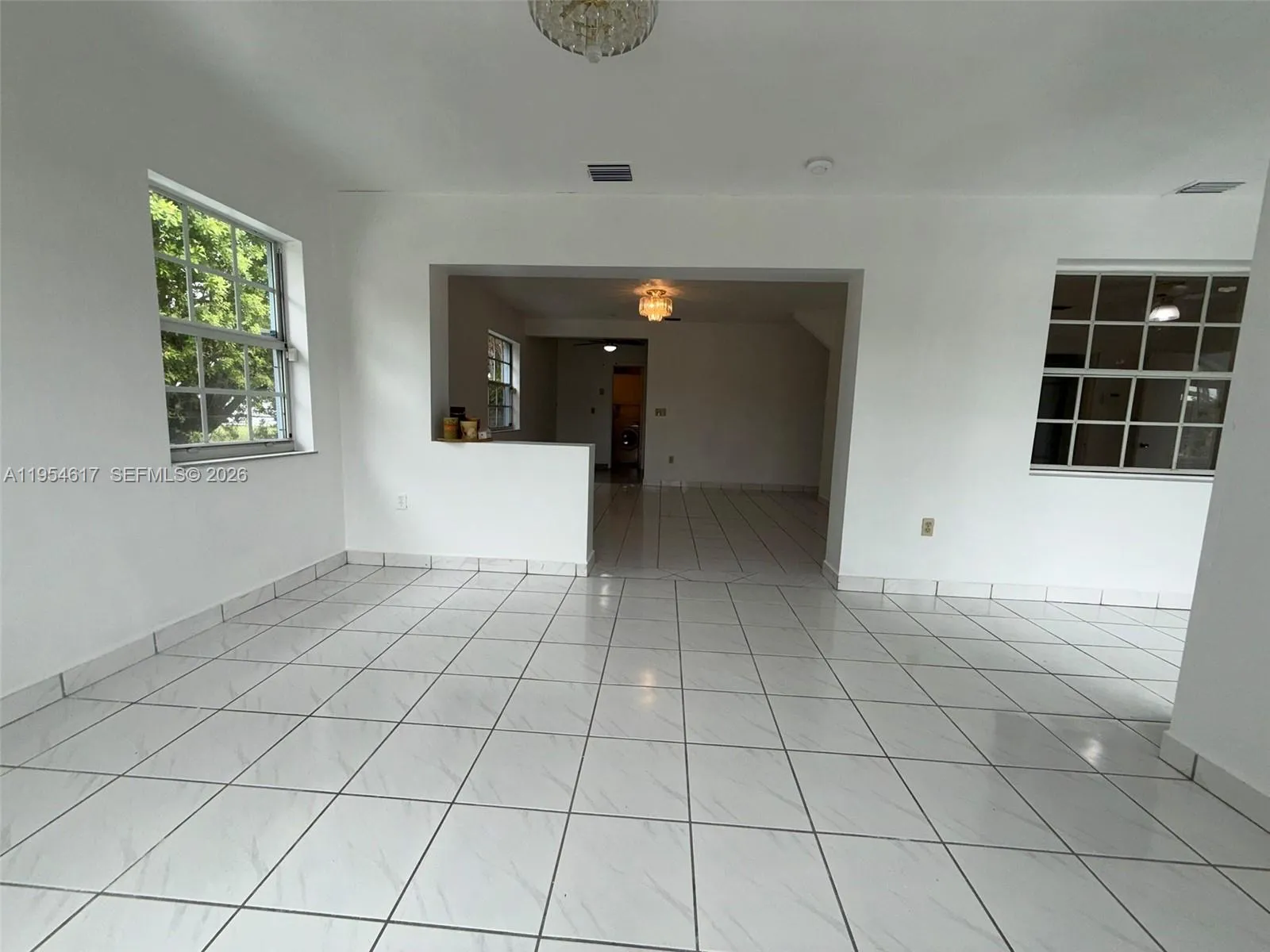 9825 SW 54th St, Miami FL 33165