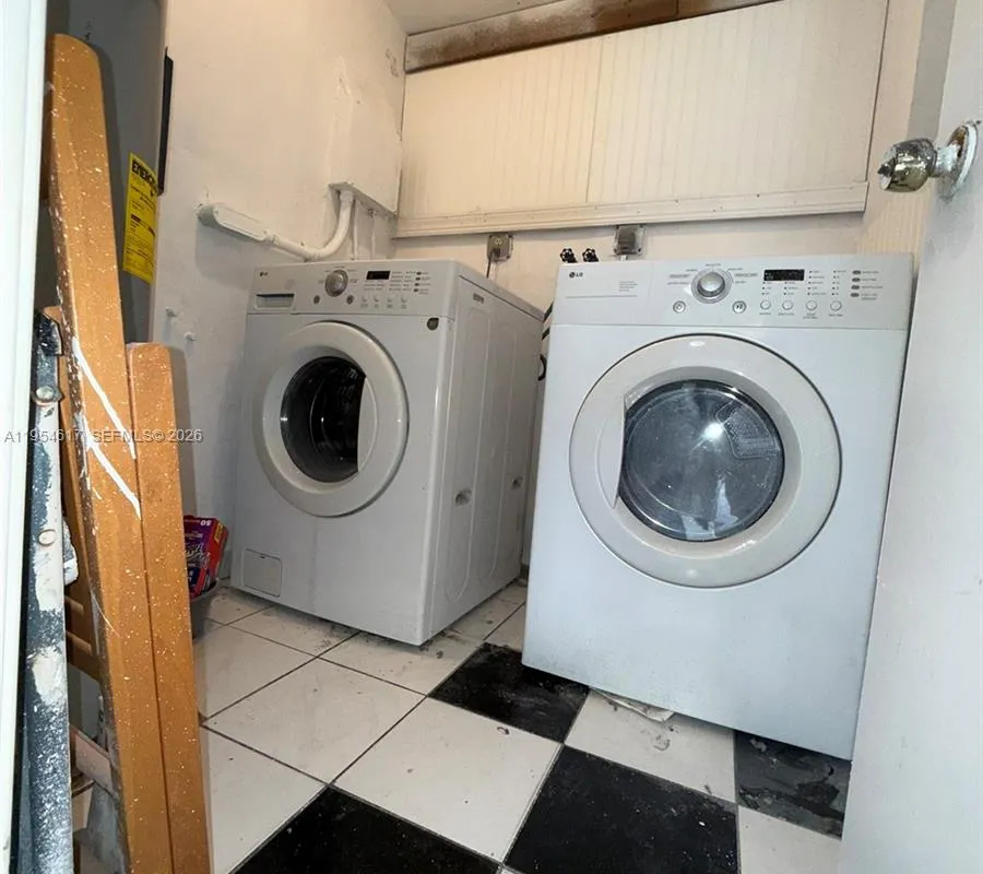 9825 SW 54th St, Miami FL 33165