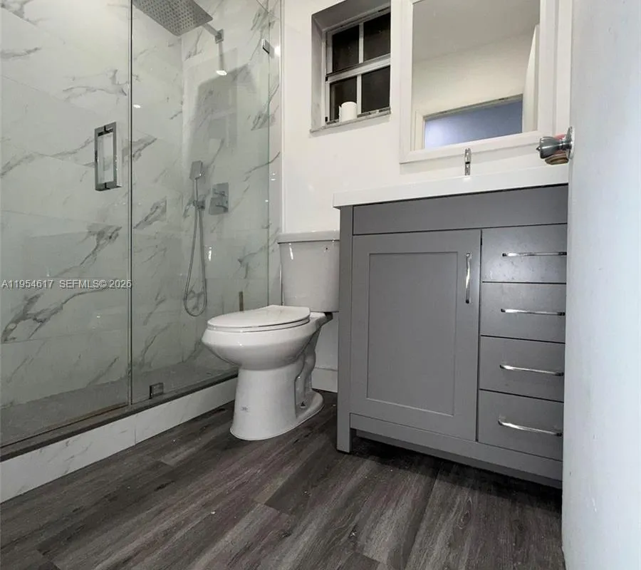 9825 SW 54th St, Miami FL 33165