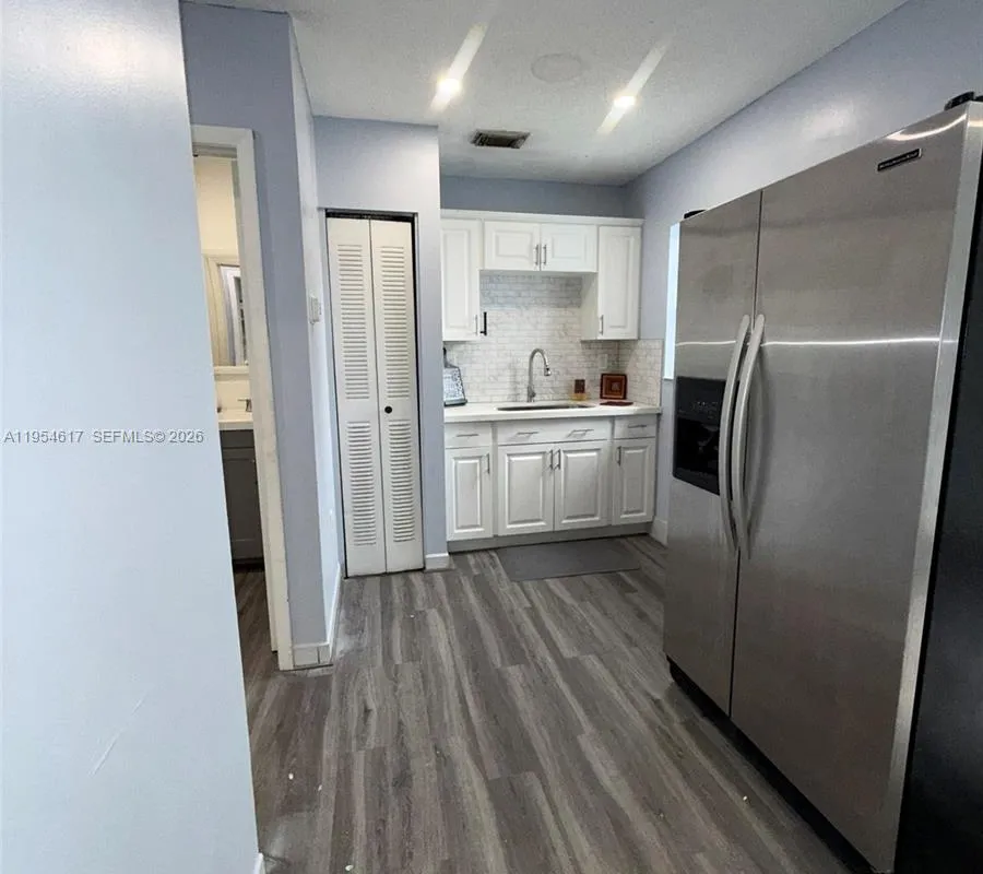 9825 SW 54th St, Miami FL 33165