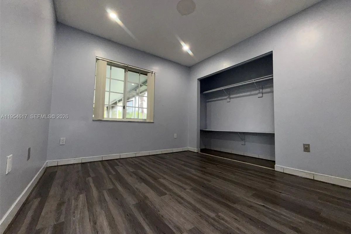 9825 SW 54th St, Miami FL 33165