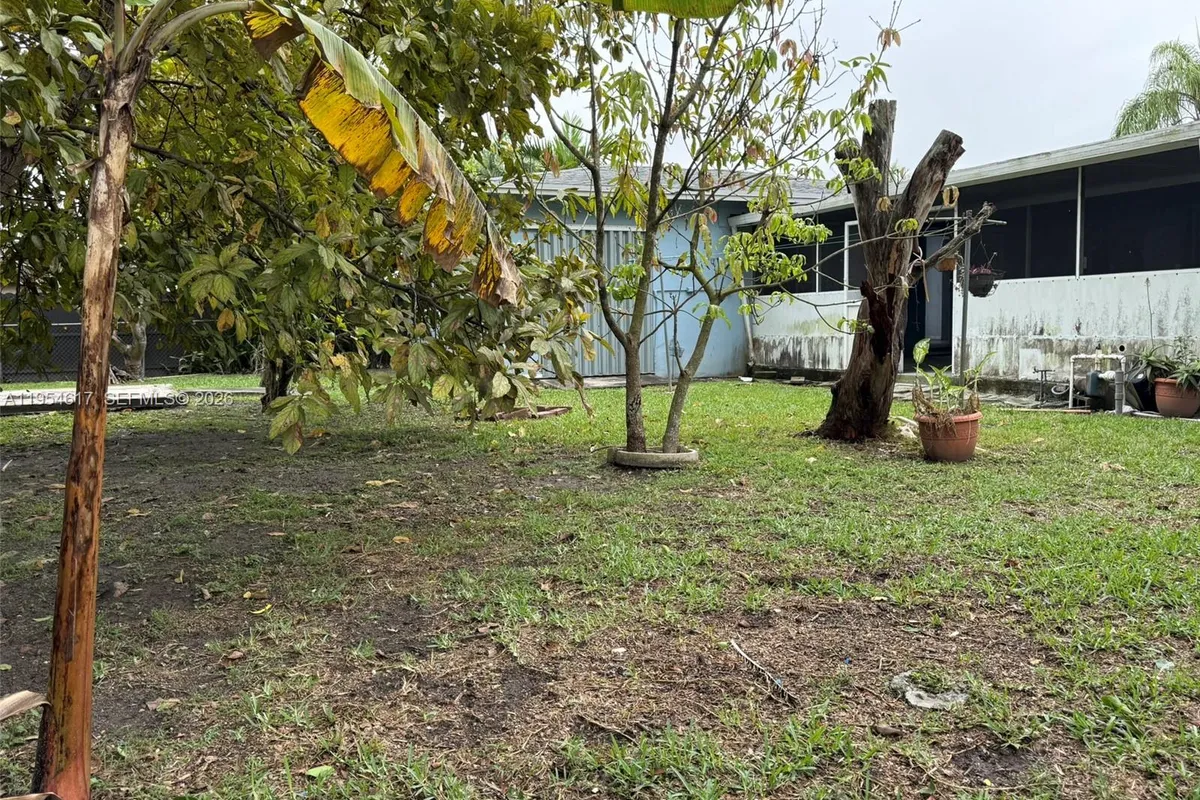 9825 SW 54th St, Miami FL 33165