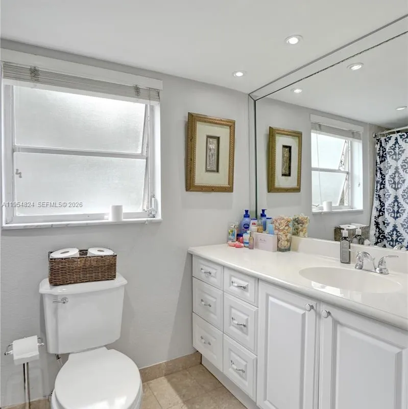 2651 S Course Dr # 410, Pompano Beach FL 33069