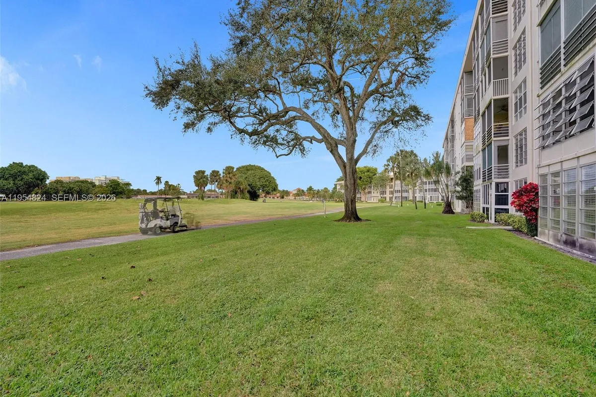 2651 S Course Dr # 410, Pompano Beach FL 33069