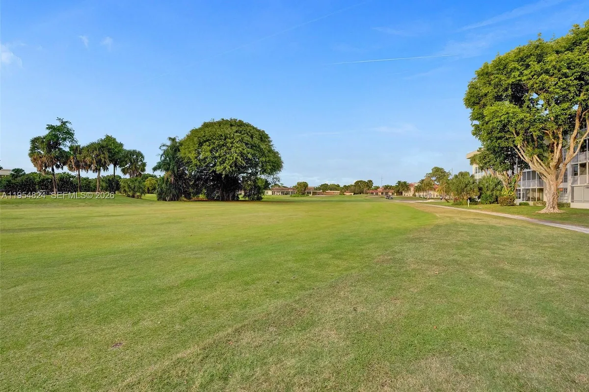 2651 S Course Dr # 410, Pompano Beach FL 33069
