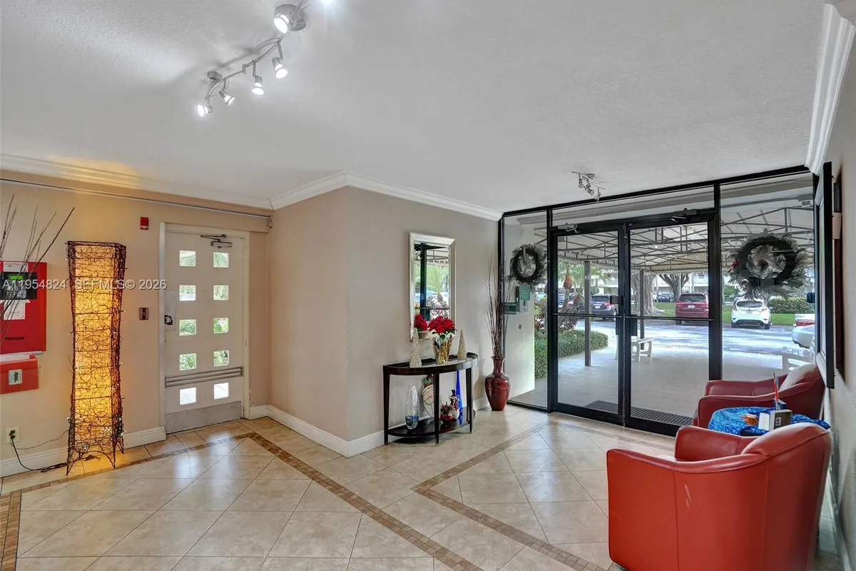 2651 S Course Dr # 410, Pompano Beach FL 33069