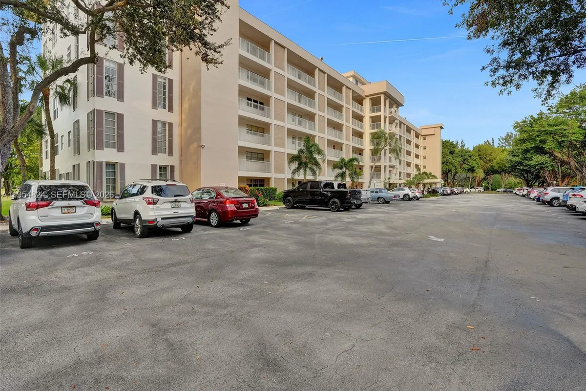 2651 S Course Dr # 410, Pompano Beach FL 33069