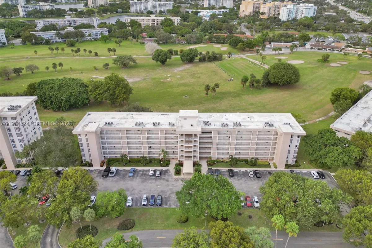 2651 S Course Dr # 410, Pompano Beach FL 33069