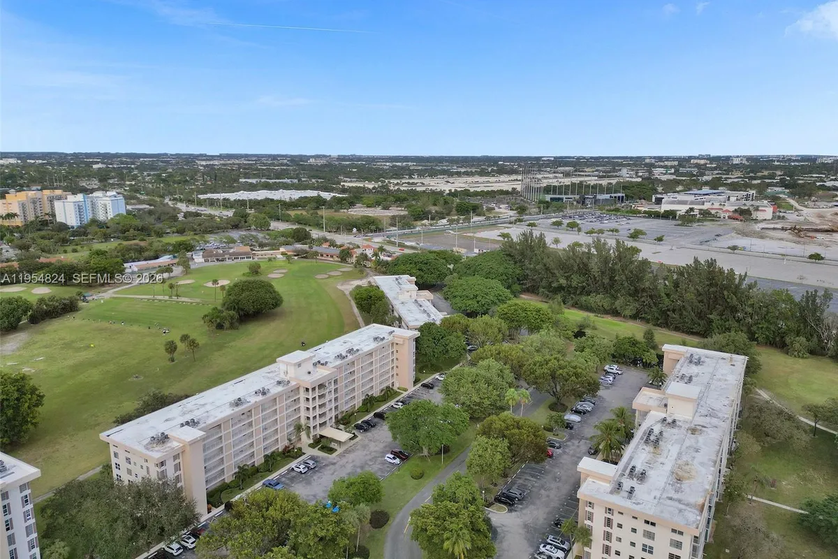 2651 S Course Dr # 410, Pompano Beach FL 33069