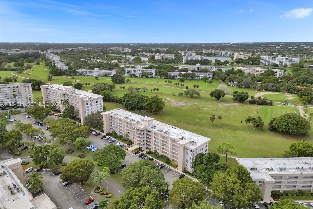 2651 S Course Dr # 410, Pompano Beach FL 33069