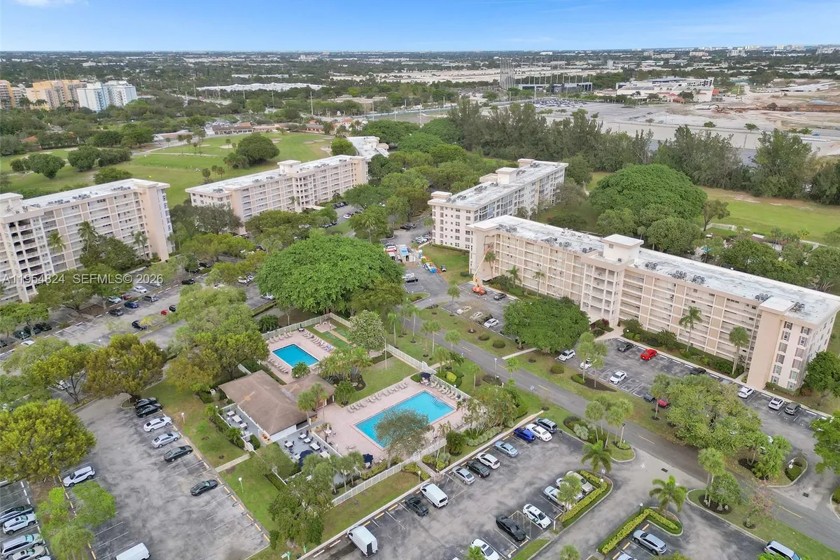2651 S Course Dr # 410, Pompano Beach FL 33069
