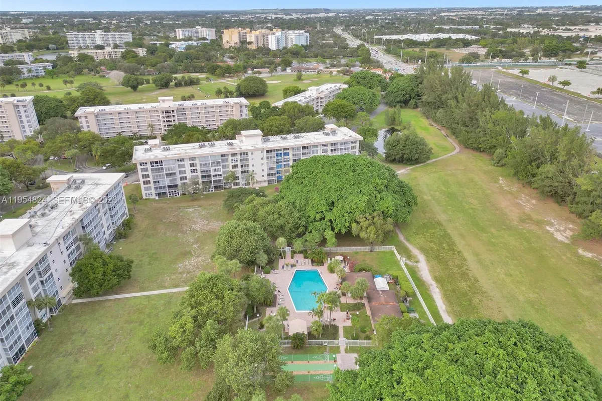 2651 S Course Dr # 410, Pompano Beach FL 33069