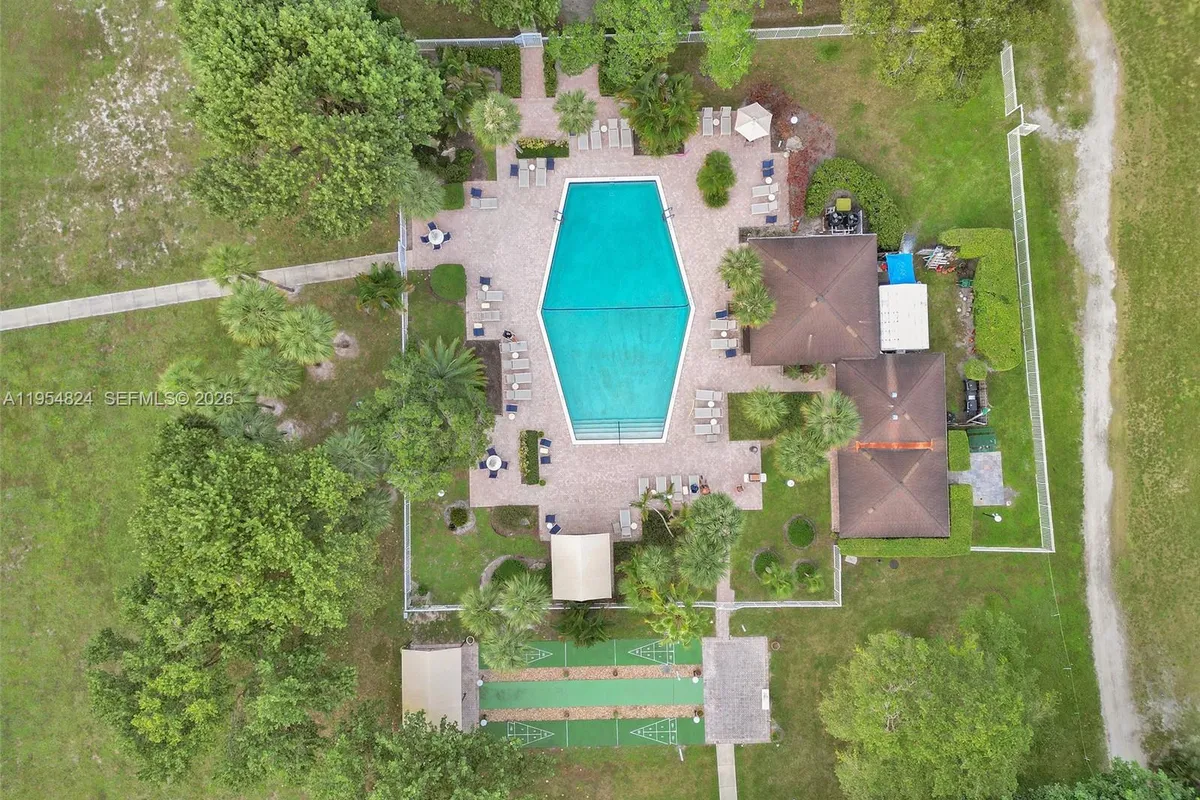 2651 S Course Dr # 410, Pompano Beach FL 33069