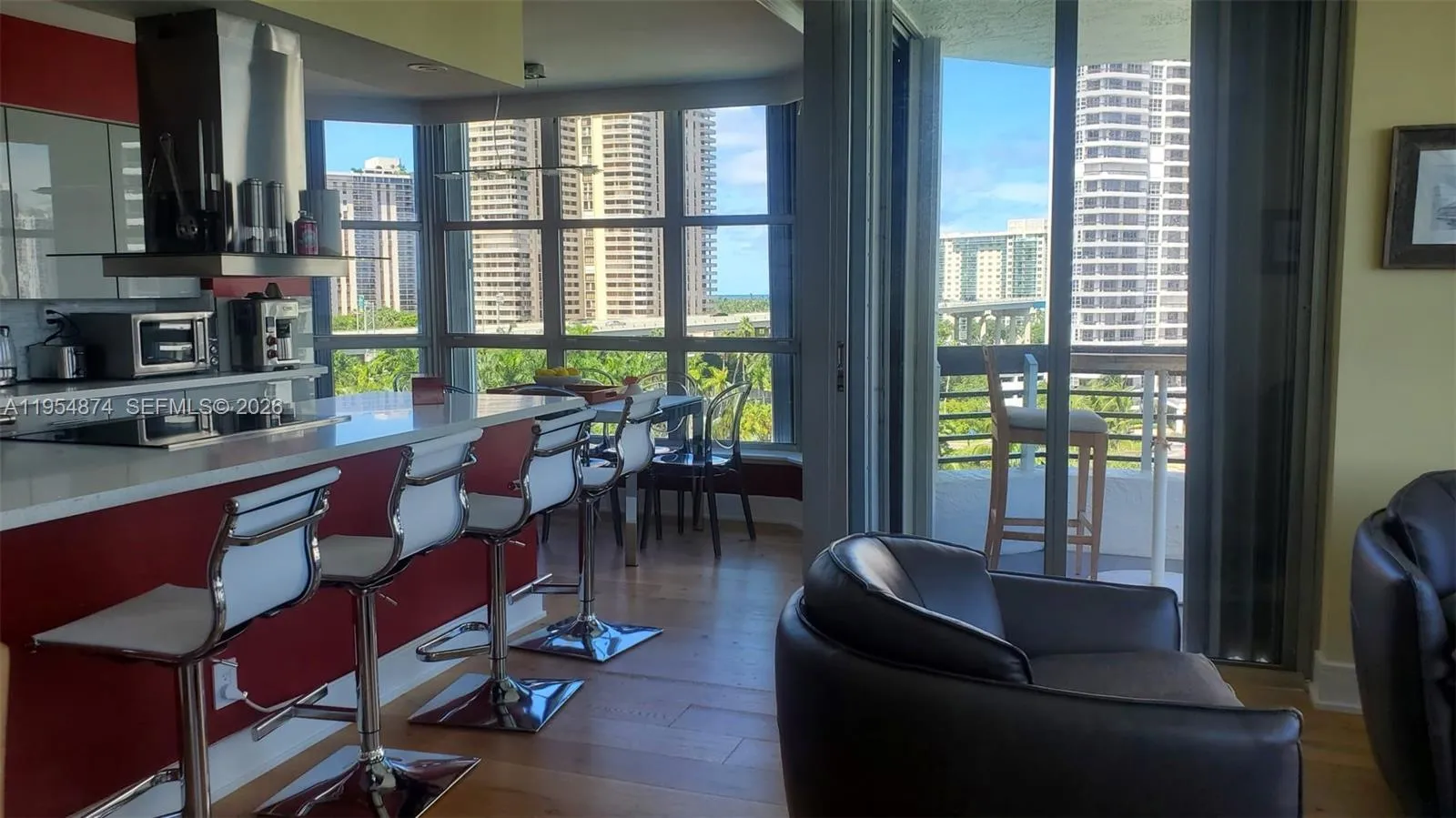 3600 Mystic Pointe Dr # 913, Aventura FL 33180