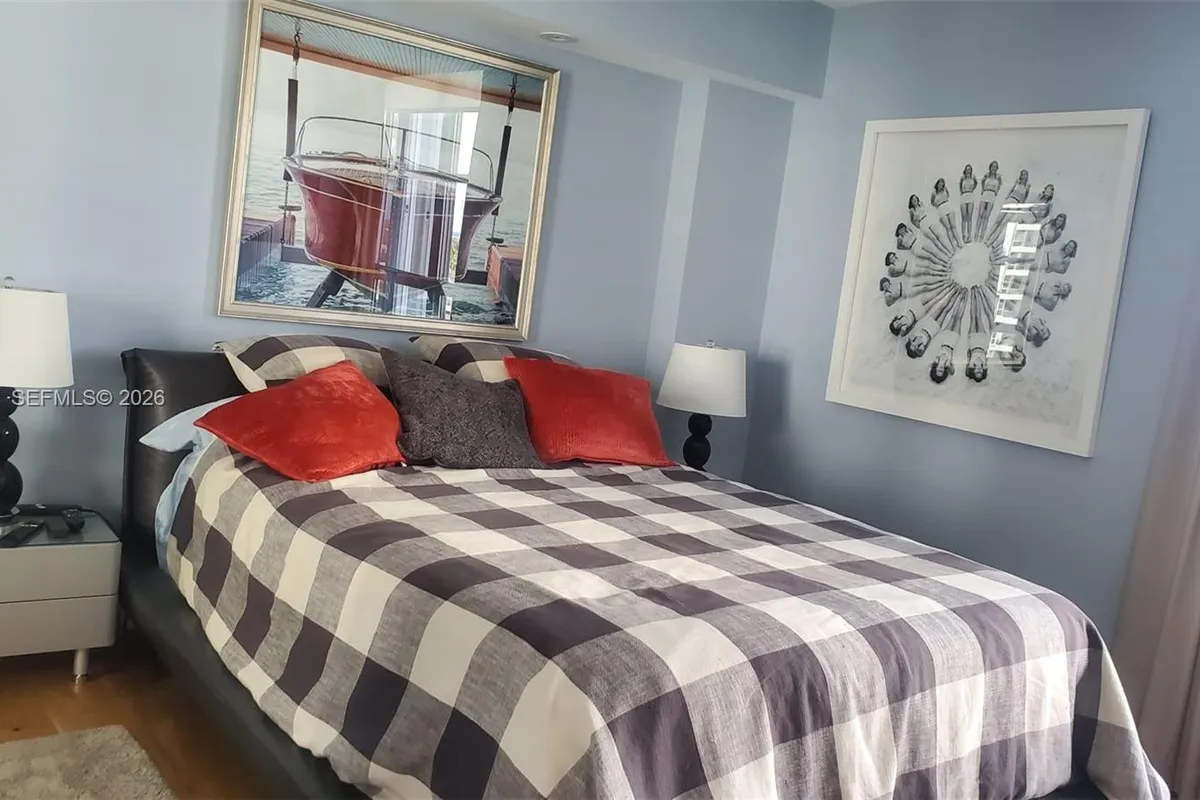 3600 Mystic Pointe Dr # 913, Aventura FL 33180