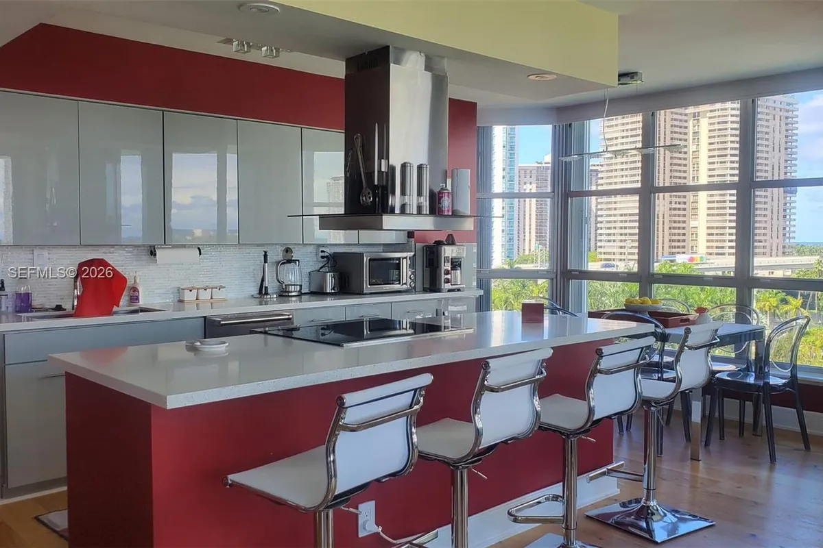 3600 Mystic Pointe Dr # 913, Aventura FL 33180