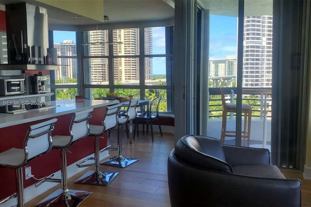 3600 Mystic Pointe Dr # 913, Aventura FL 33180