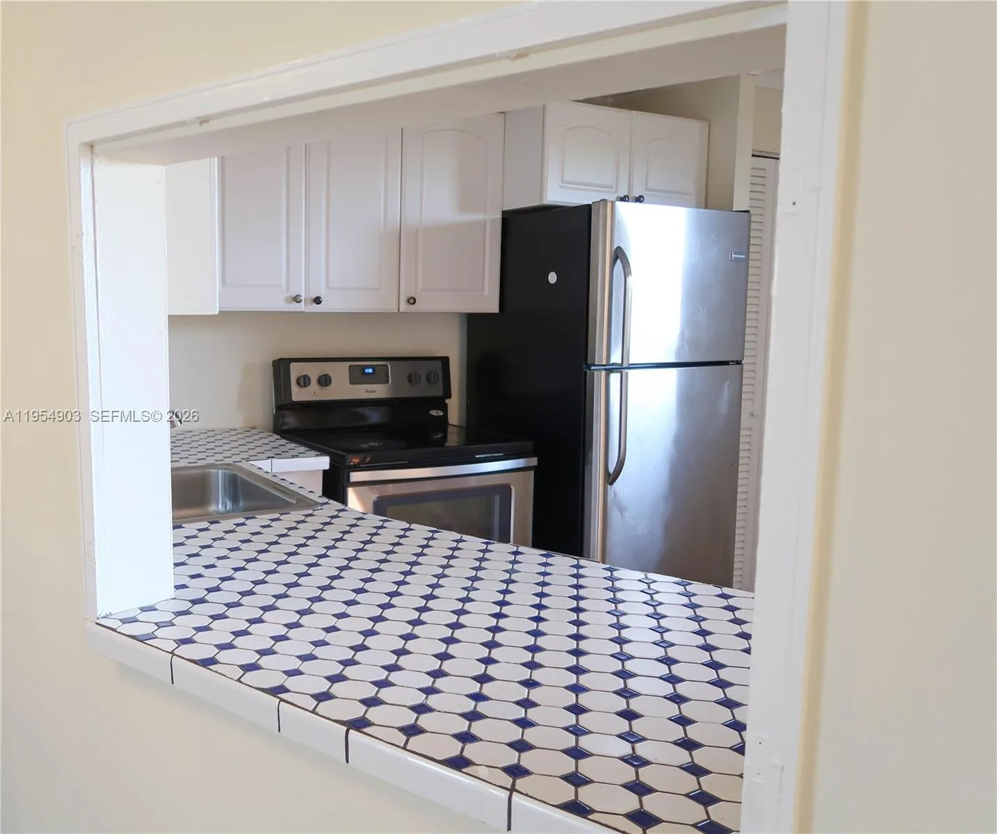 1690 NE 191st St # 1, Miami FL 33179